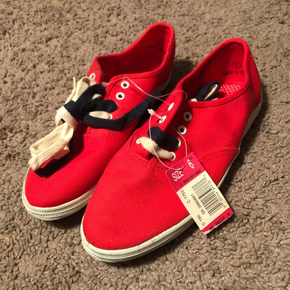 Women’s Size 6 Red White & Blue Shoes NWT